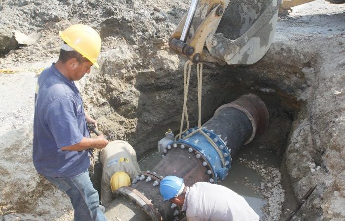 Obras que realiza Aguas de Cartagena en Bocagrande no están generando vertimientos de aguas residuales a la Bahía.