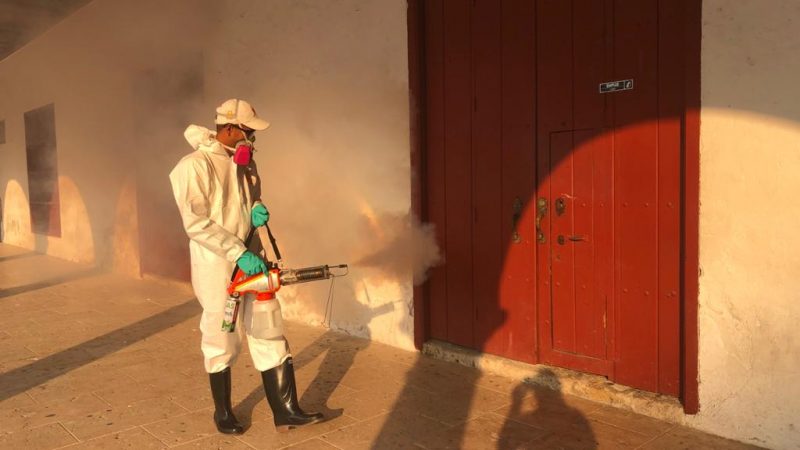 Varias empresas privadas se unieron para desinfectar el Centros Histórico de Cartagena.