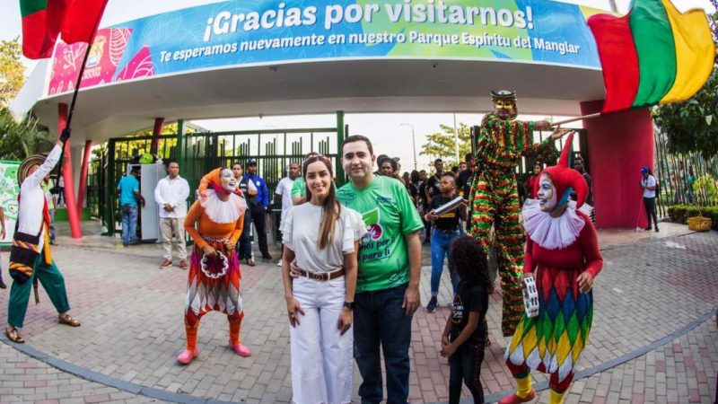 El Gobernador Blel compartió durante toda la tarde con los asistentes al parque.