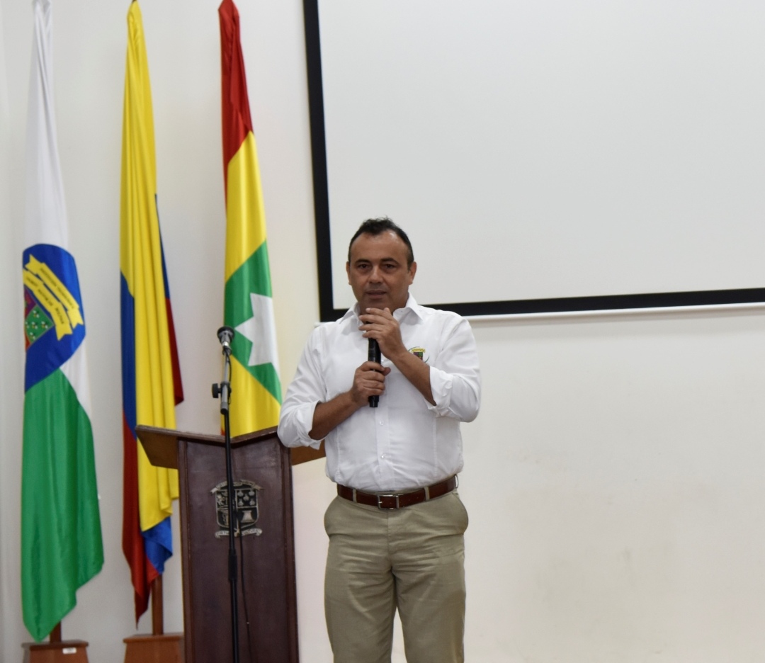 Los estudiantes de menores estratos serán los más beneficiados, anuncia el rector del Colegio Mayor, en audiencia pública