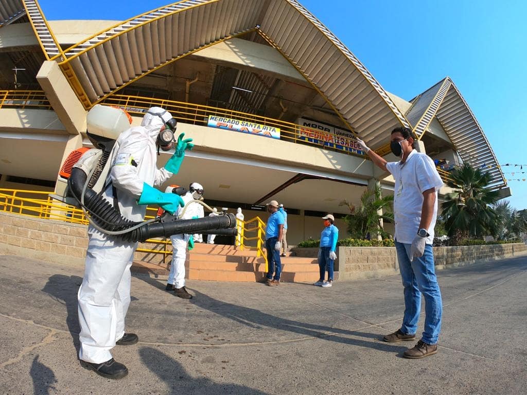 Plaza de mercado de Santa Rita limpia y desinfectada