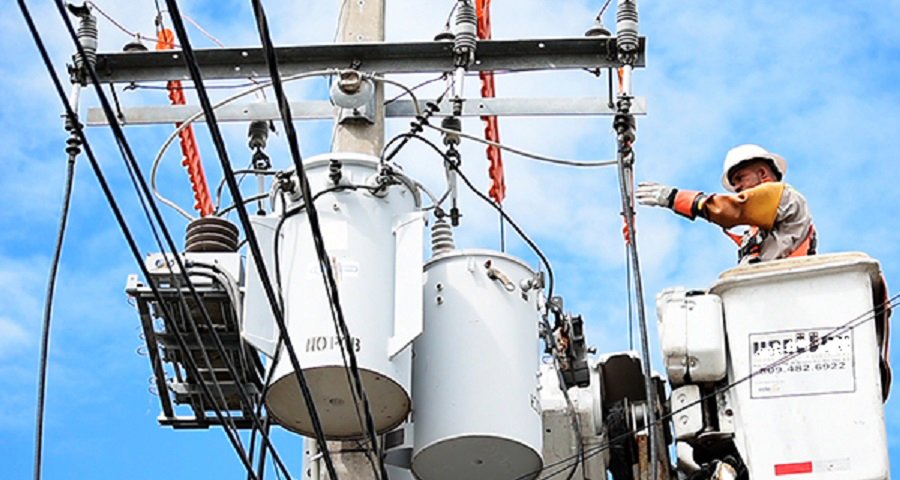 Electricaribe sigue con la toma de muestras de aceite en transformadores en Cartagena