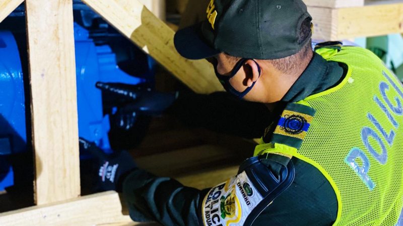 Policía fiscal y aduanera decomisa  contenedor con motores eléctricos procedentes de Brasil.