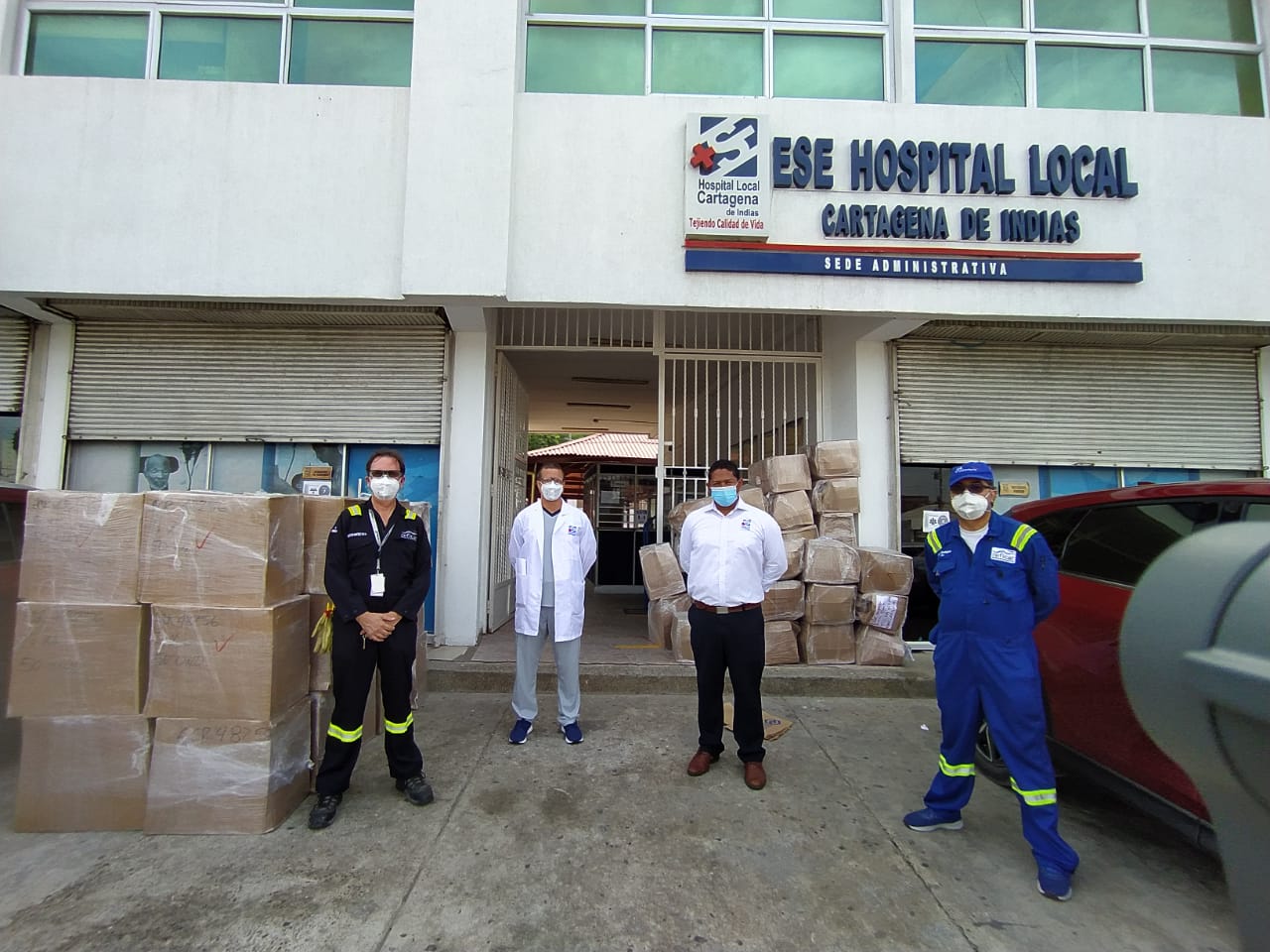 14 mil nuevos trajes de bioseguridad para el cuerpo médico entregó la refinería de Cartagena.