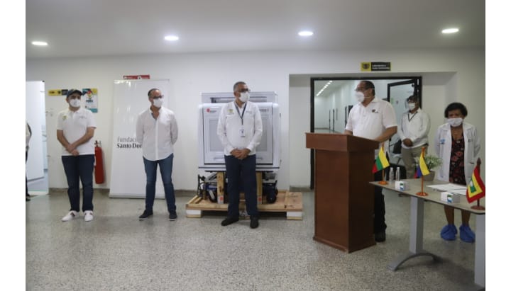 Con la llegada de un robot especializado, la U de C hará 1500 pruebas covid diarias.