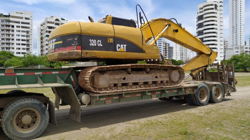 Gobernador de Bolívar envía maquinaria como apoyo al Distrito, para agilizar trabajos en el laguito.