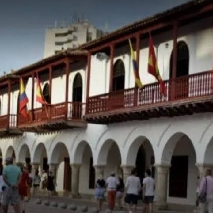 Distrito de cartagena anuncia a través de comunicado que contrato 076 de Cinthya Pérez será ajustado.