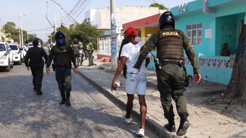 Redada policial deja como resultado cuatro presuntos delincuentes capturados.