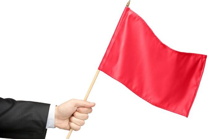 Dimar-capitanía de puerto sacan bandera roja para la navegación de embarcaciones Menores.