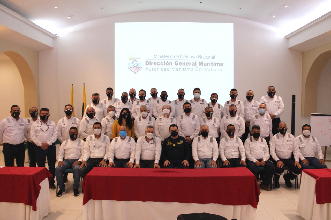 Actualización en normatividad y procedimientos marítimos, seminario instructivo que culminó en la Dimar