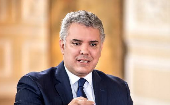 Los vuelos desde y hacia Reino Unido desde hoy lunes fueron suspendidos por el Gobierno del presidente Duque