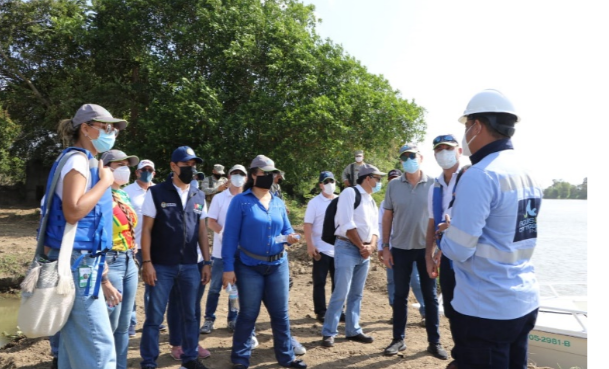 Recorrido de Acuacar por infraestructuras operativas del acueducto local, impresiona gratamente a un grupo de personalidades de la ciudad.