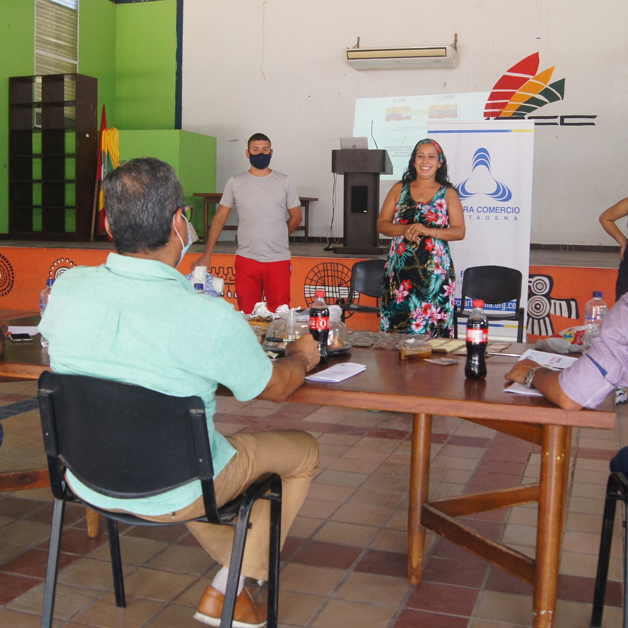 Al tablero, cien emprendedores de Redesperanza, un jurado los evaluará.