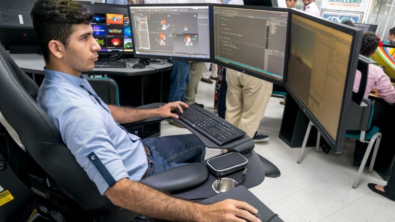 Primer curso sobre desarrollo de habilidades digitales abre el Sena.