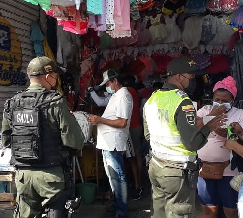 Campañas para prevenir la extorsión inicia el Gaula de la policía en el mercado de Bazurto