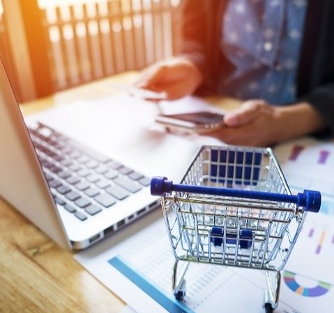 Pequeñas y medianas empresas invitadas por la cámara de comercio a participar en el mes del comercio electrónico..