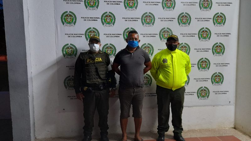 Guardaba pasta de coca en una colchoneta,la policía lo capturó y un juez de control de garantía lo envió a la cárcel.