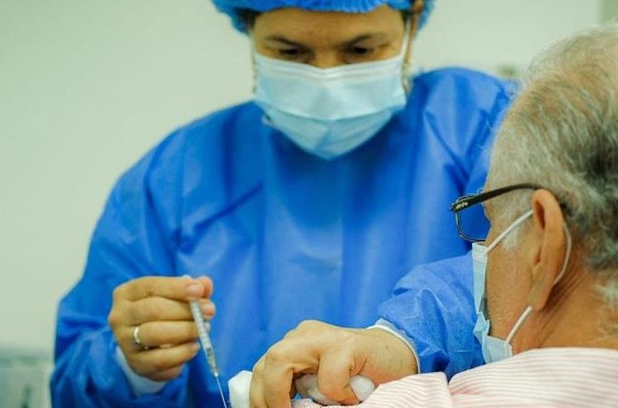 Cámara de Comercio de Cartagena impulsa plan de vacunación por la reactivación propuesto por el Ministerio de Salud.