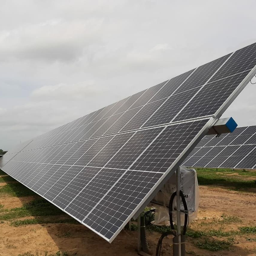 Parque solar «canal del dique»que se construye en Puerto Badel,obra macro de aguas de cartagena, tendrá 18 mil paneles solares, y alimentará de energía a dos estaciones de bombeo.