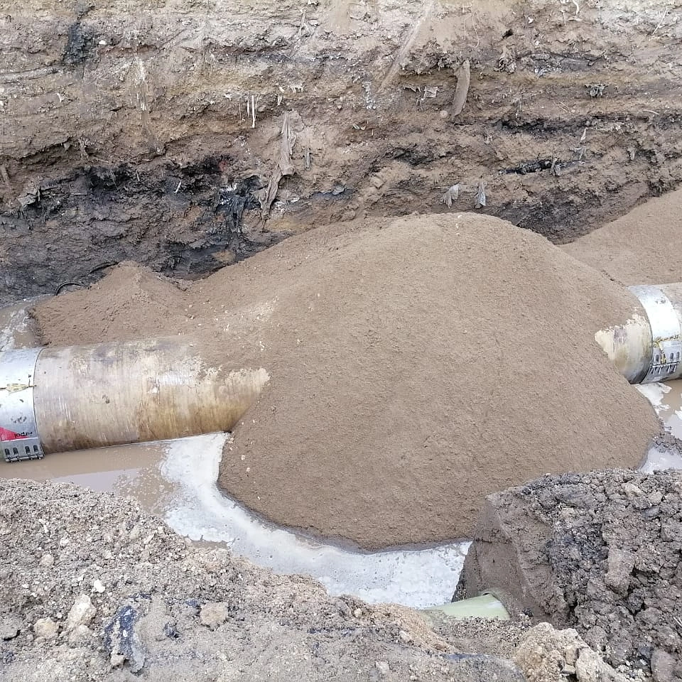 Concluyó reparación de tramo de tubería que se utiliza para el llenado del tanque de las colinas.
