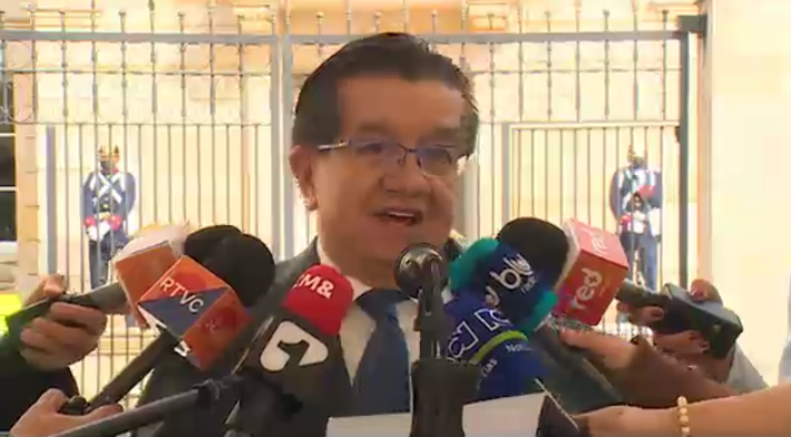 Colombia recibirá 12.7 millones de vacunas en septiembre, anunció el Ministro de Salud Fernando Ruíz Gómez.