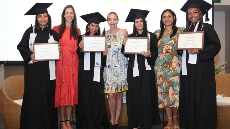 Primera promoción del «Proyecto Imagina» en Hyatt Regency Cartagena, graduó a cuatro practicantes de la Fundación Juanfe,las graduadas, recibieron formación en servicios de alimentos, bebidas y housekeeping por parte del Hyatt Cartagena.