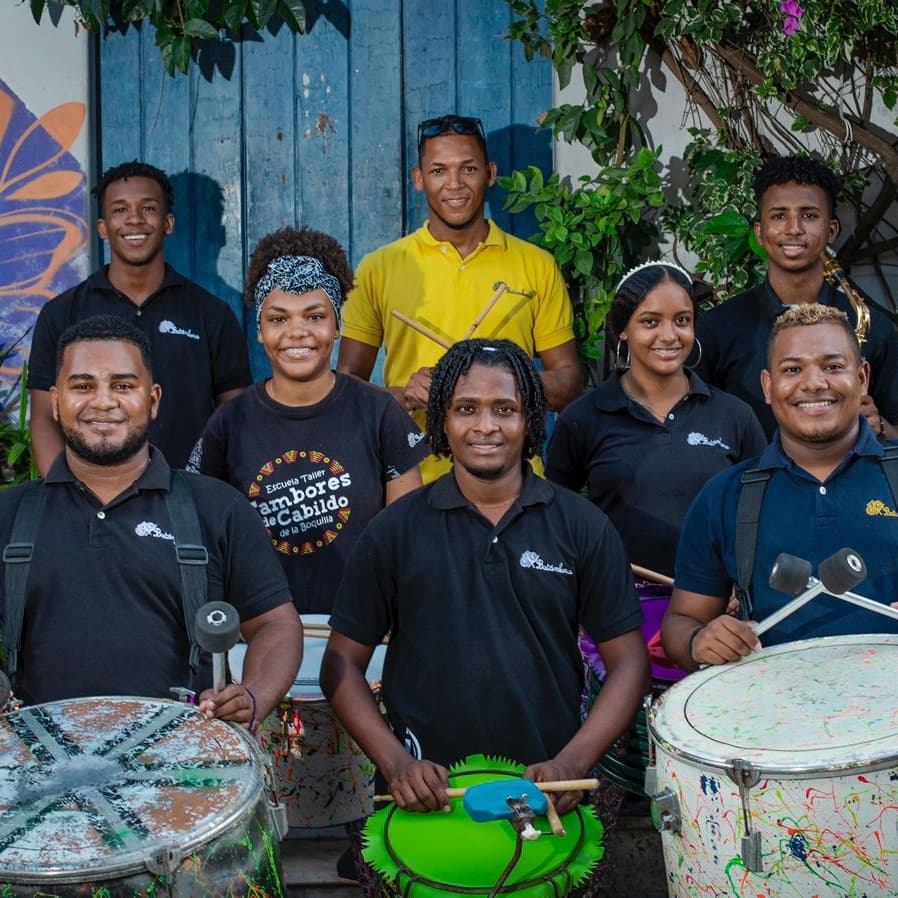 40 artistas culturales del programa Impulso Joven, liderado por Fundación Promigas, participaron en la Ruta de Independencia organizada por el IPCC en el sector de Getsemaní,en desarrollo del proyecto Emprendimientos juveniles.