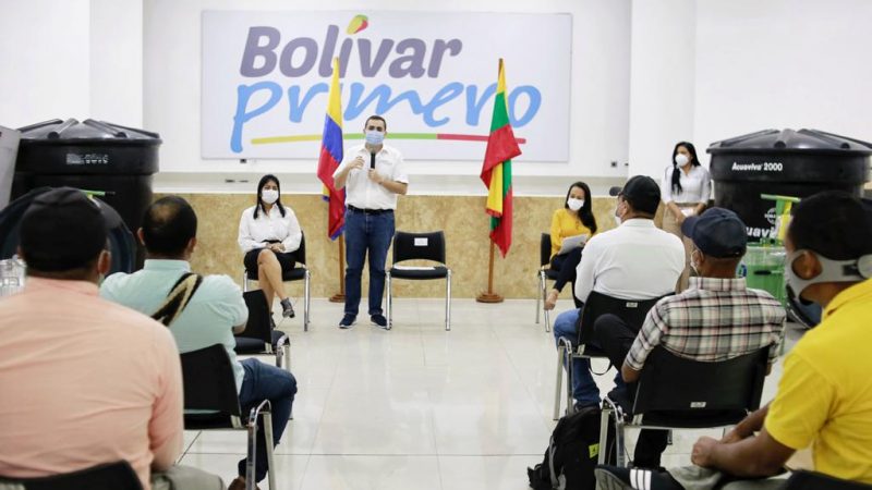Pequeños ganaderos del departamento de Bolívar, recibieron del Gobernador Blel, Kits de producción láctea.