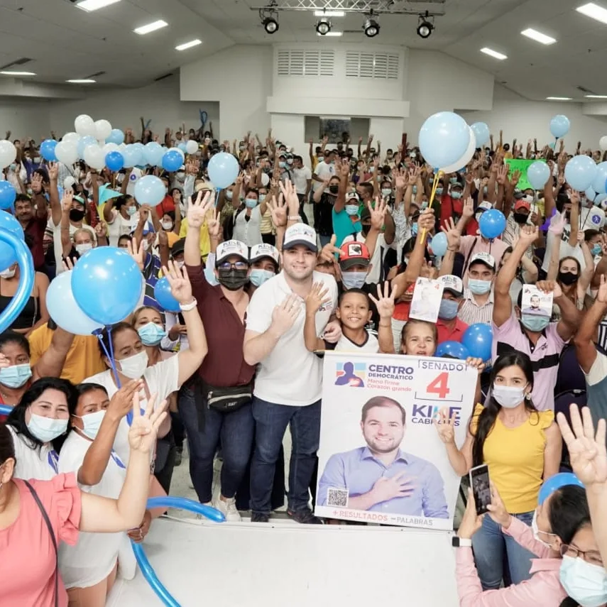 El candidato del centro democrático Kike Cabrales, expuso sus propuestas ante la comunidad de Sincelejo y Corosal dejando un llamativo interrogante. ¿Y si convertimos Ingreso Solidario en un crédito para el emprendimiento?”.