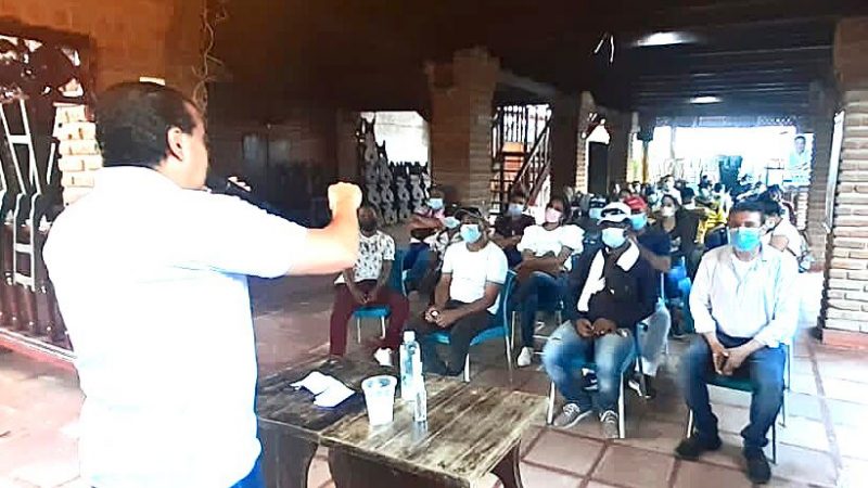 El 50 % de las instituciones educativas en Colombia no están preparadas para el retorno total a clase : candidato al Senado Luis Daniel Vargas Sánchez.