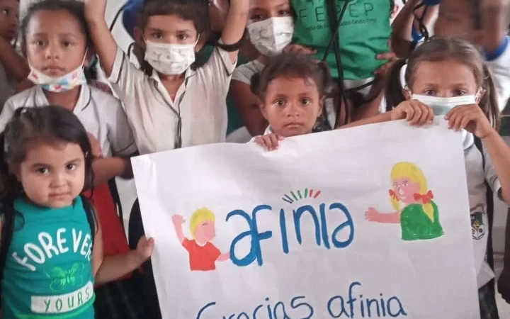 Con mensajes de buen uso de la energía y conservación del medio ambiente, la empresa de energía Afinia llega a las aulas de clase.