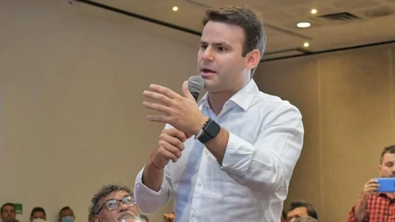 «Si hay con quien» ratifica Jorge Benedetti a los medios de comunicación en Cartagena.