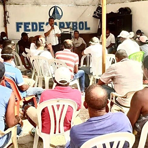 Luis Daniel Vargas Sánchez candidato al Senado partido Alianza verde centro-esperanza,escucha, está vez dialoga con los pescadores de Cartagena.