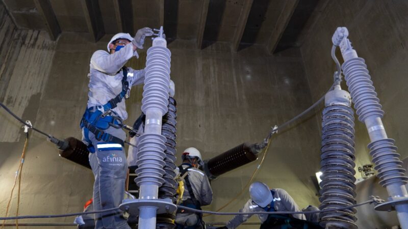 Equipo especializado de Afinia trabaja con el mayor compromiso y de manera ininterrumpida para superar falla en la subestación Chambacú de Cartagena