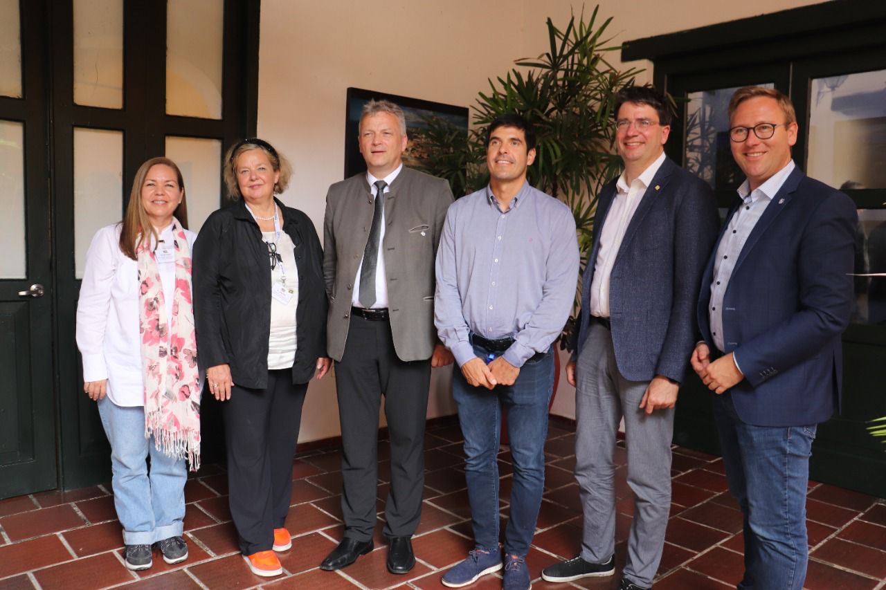 Cámara de comercio de Cartagena y la organización Alemana Hidrógeno Bayern formalizan acuerdo para impulsar hidrógeno verde.