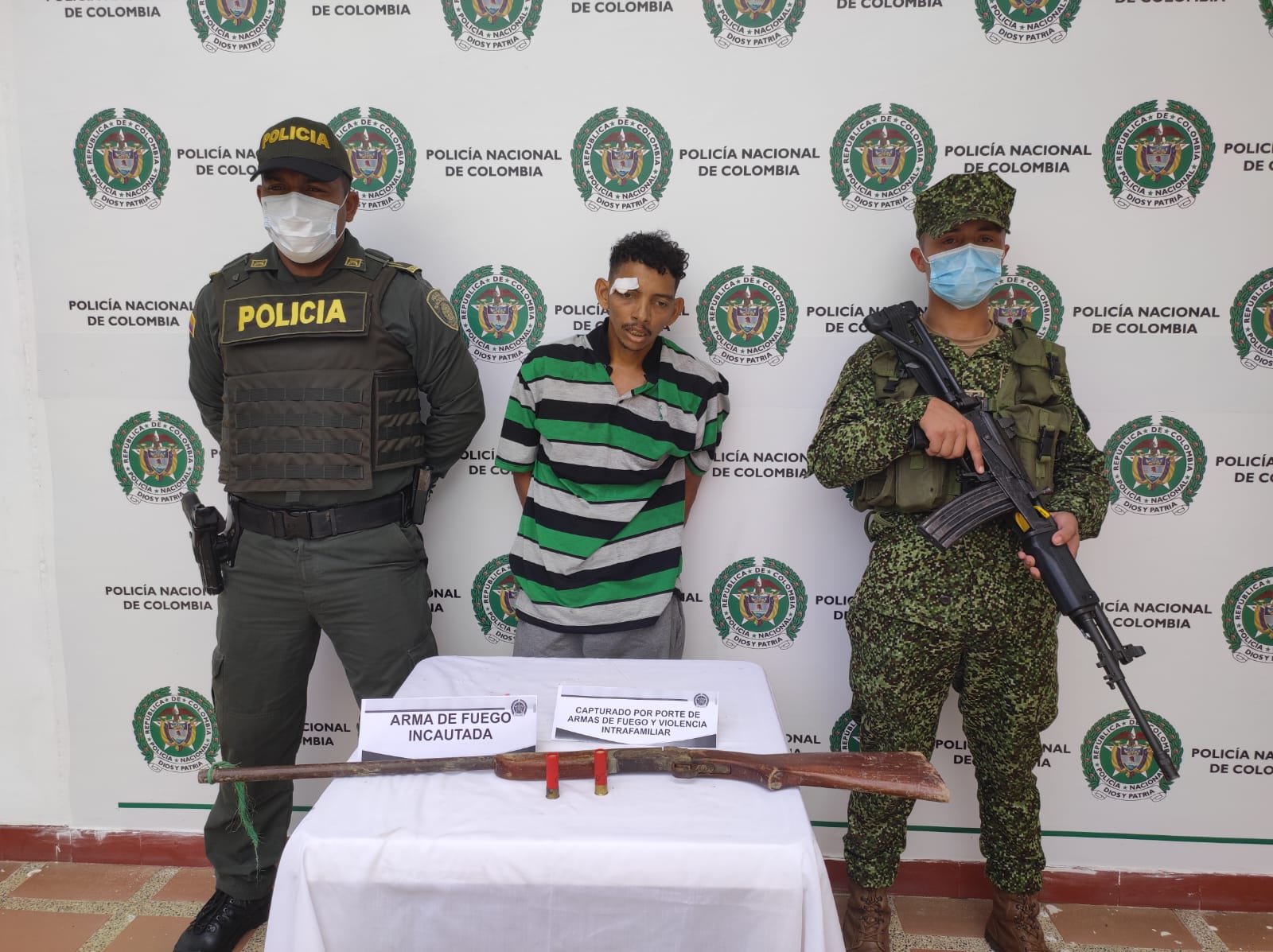 Policía unidad Bolívar captura en San Juan Nepomuceno a individuo que le pega a la mujer, quema la vivienda de su vecina y agrede a una bebé.