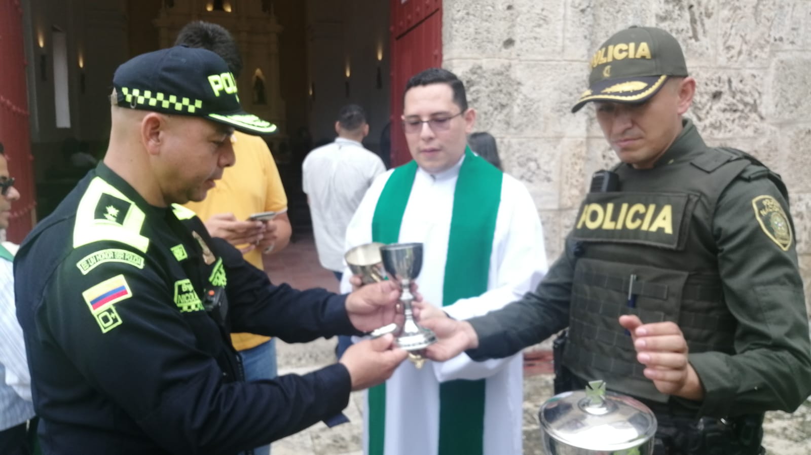 De la inseguridad en Cartagena no se salva ni el perro ni la iglesia.