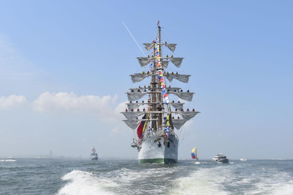 El 14 de agosto gran recepción en la bahía de Cartagena, en honor al buque escuela Gloria.