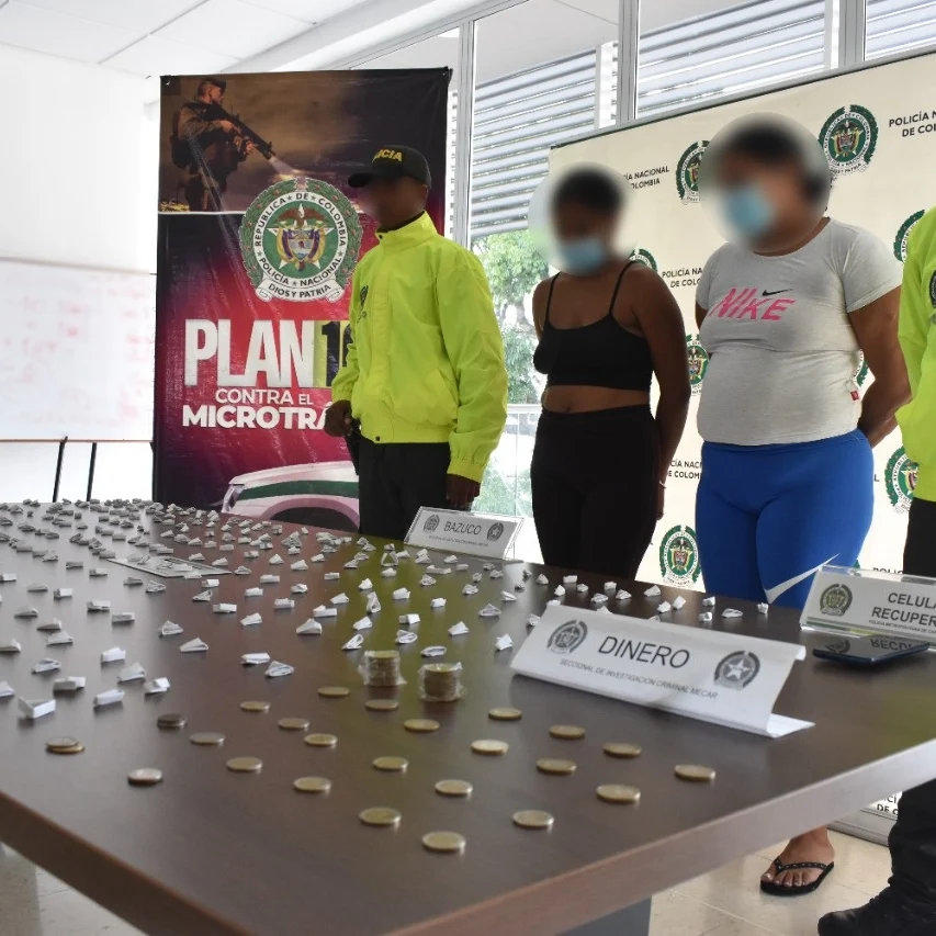 Madre e hija capturadas en operativos contra las estructuras dedicadas al tráfico de estupefacientes, ambas eran socias del tenebroso negocio.