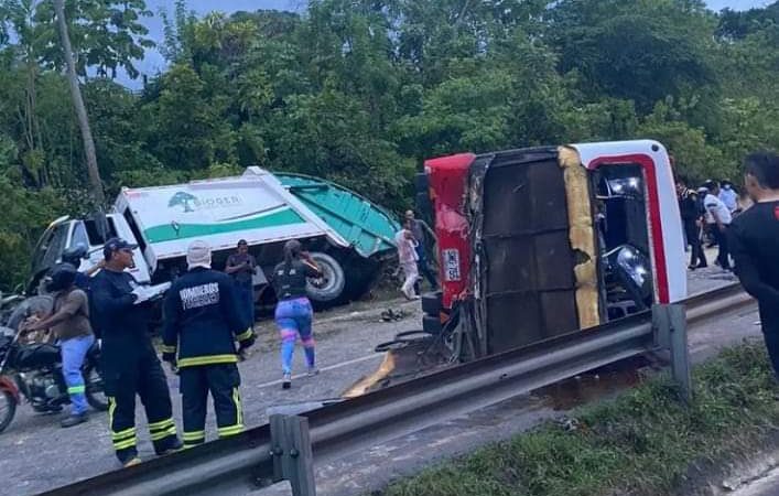 El Dadis hace seguimiento a los heridos del accidente de turbaco, de los 21 pacientes que fueron atendidos en la clínica Barú, solo 6 permanecen hospitalizados, y uno recibe atención en la Unidad de Cuidados Intensivos, de los 33 heridos 12 permanecen bajo atención médica.