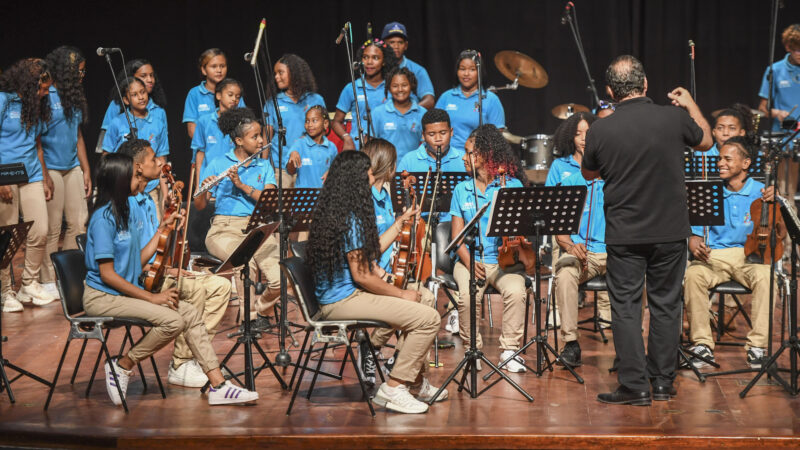 45 jóvenes del programa Escuela de Música Puerto Azul participaron en las clínicas instrumentales de la Universidad de Bellas Artes y Ciencias de Bolívar.