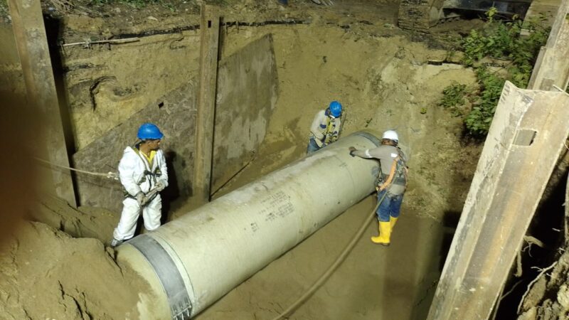 Llegó el agua, la reparación del tubo averiado fue exitoso: Acuacar.