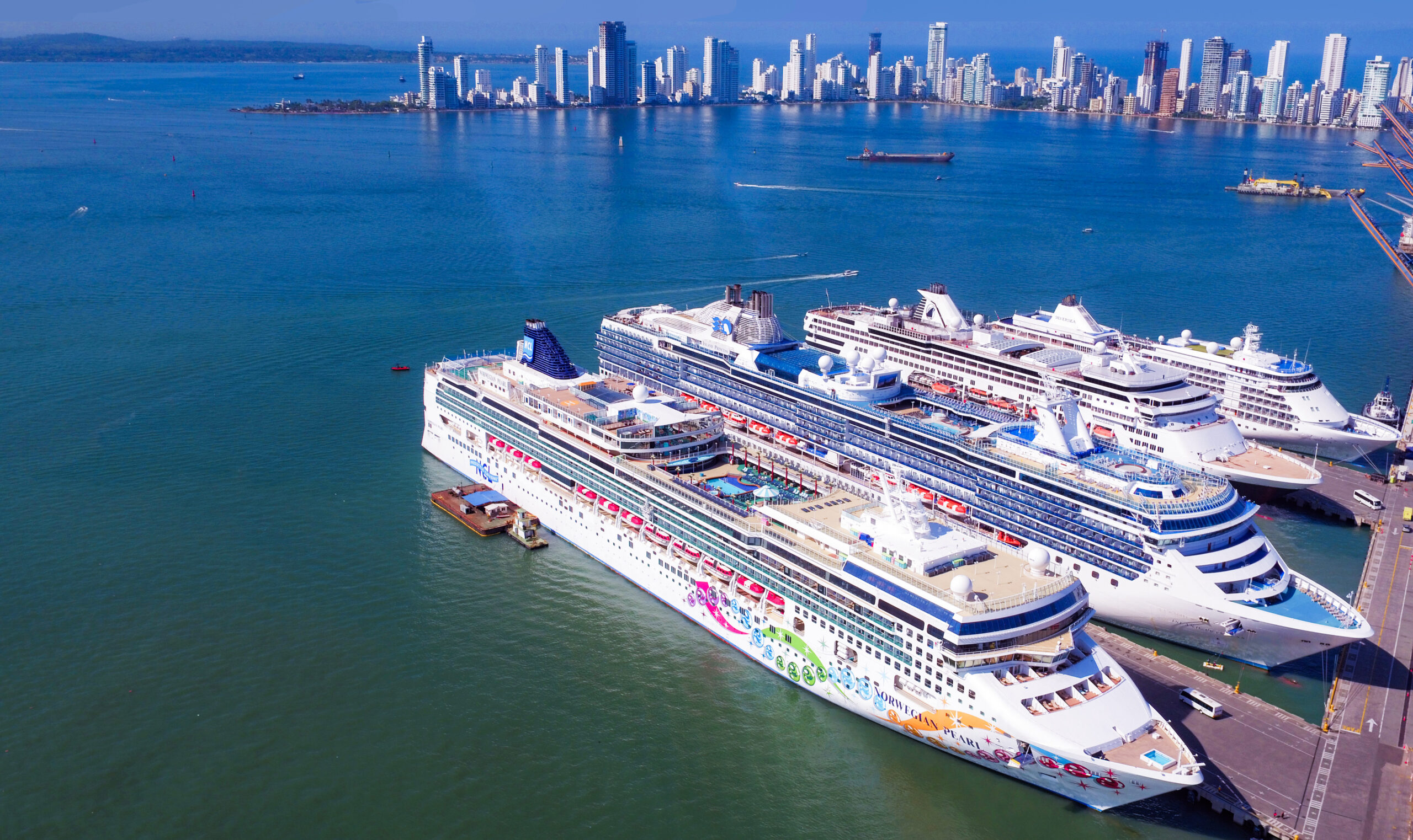 El Puerto de Cartagena se engalana nuevamente con la llegada de cuatro cruceros.Se estima un impacto económico de más de 1,1 millones de dólares.