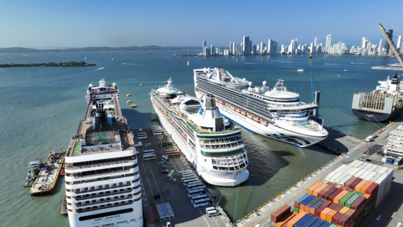 Impacto económico de más de un millón de dólares deja a Cartagena la visita de cinco nuevos cruceros, MSC Poesía, Vision of the Seas, Caribbean Princess, Serenade of de Seas y Rhapsody of the Seas.