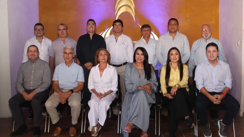 Nueva Junta Directiva de la Cámara de Comercio de Cartagena es recibida por Juan Pablo Vélez, presidente ejecutivo de la entidad.