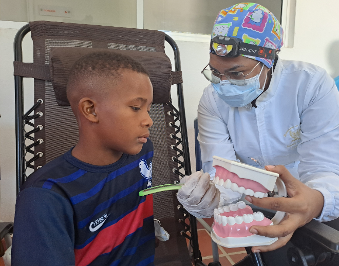 Fundación Serena del Mar lideró jornada de salud en tierra baja, más de 400 personas de beneficiaron con estas actividades.