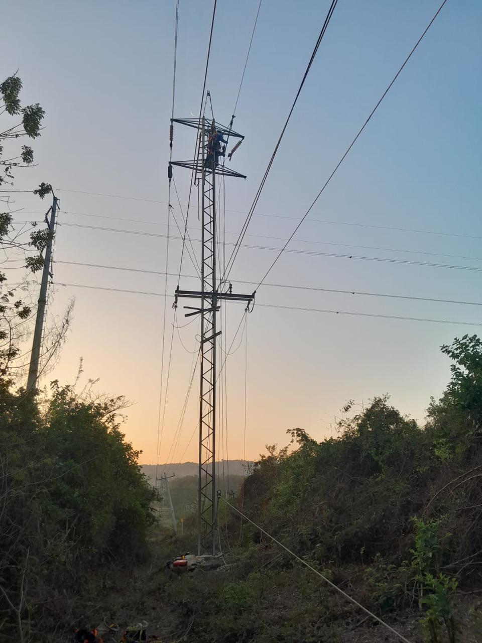 Nuevamente los amigos de lo ajeno atacan la infraestructura energética en bolívar.