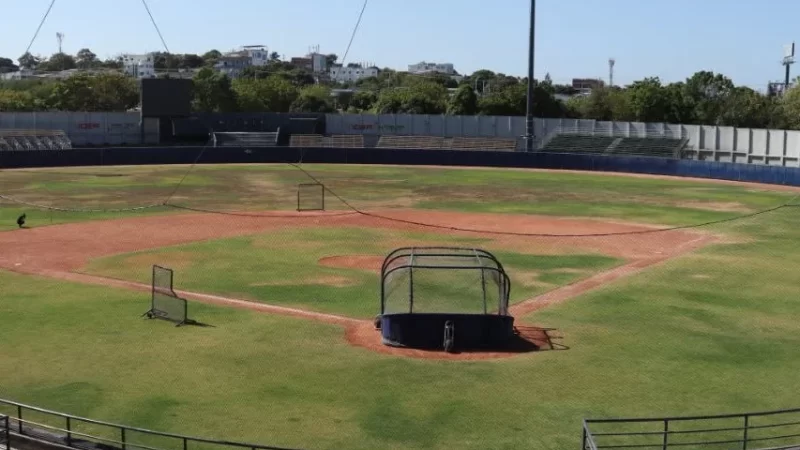 El estadio Once de Noviembre Abel Leal Díaz, cierra sus puertas para recuperar de manera óptima el césped natural del escenario deportivo.