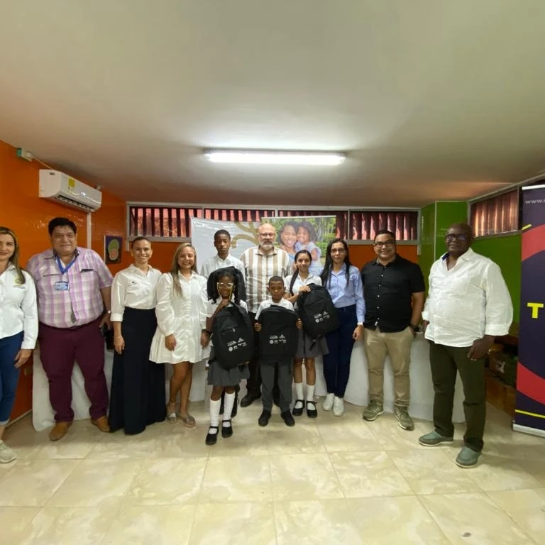 Para contribuir al proceso pedagógico de los niños y las niñas en este inicio de su año escolar, Colectivo Traso y otras empresas de unieron para entregar Kits educativos a la IE Corazón de María y Liceo de Bolívar.