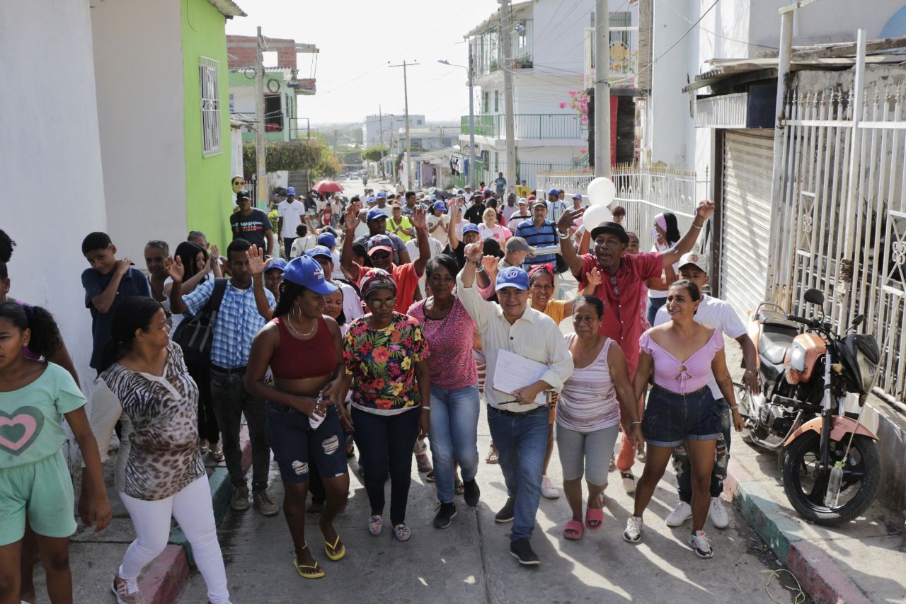 Cien mil firmas apoyan candidatura de William García a la Alcaldía de Cartagena.